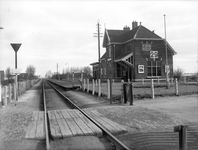 154569 Gezicht op het N.S.-station Aalsmeer Oost te Aalsmeer.